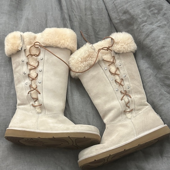 UGG Shoes - Women's Cream Fur-Lined Boots